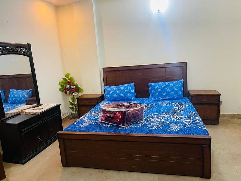 24/7 Luxurious rooms in E-11/4 Islamabad 9