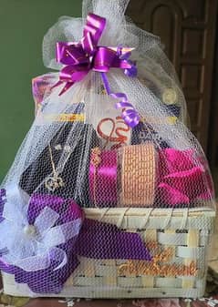 Custamized gift basket available