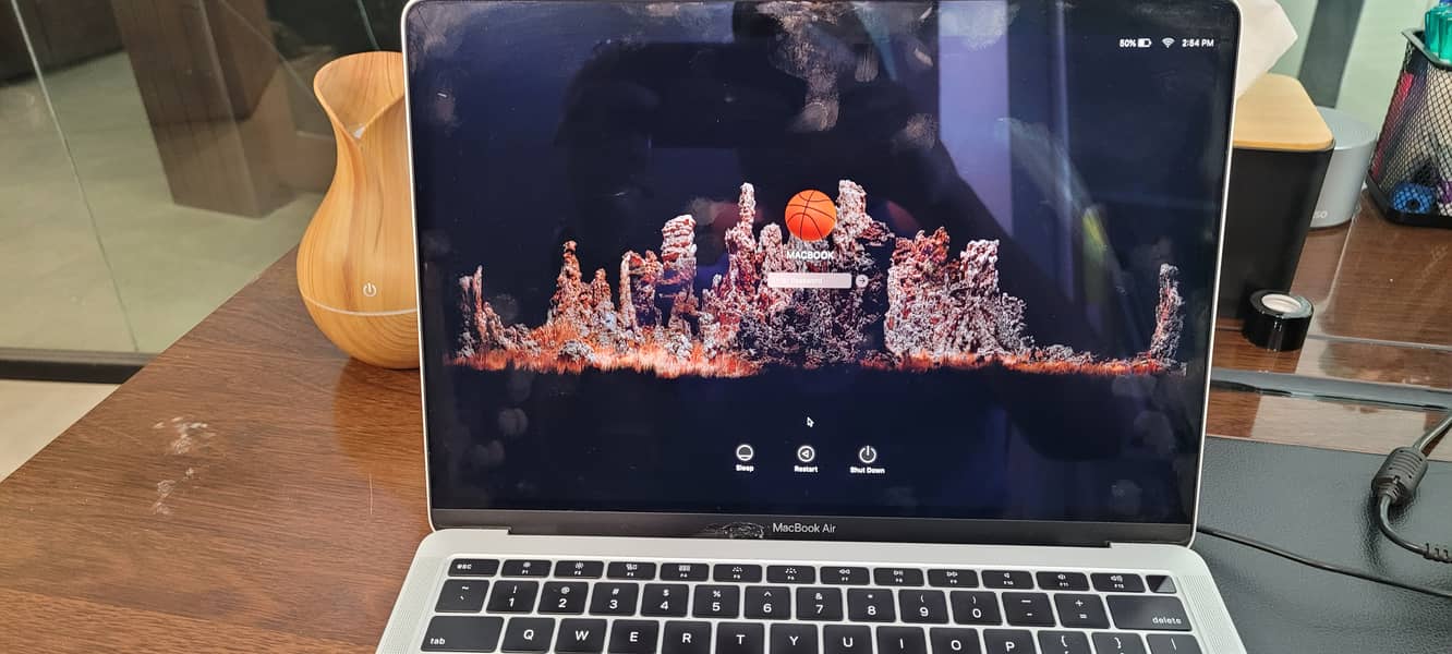 Apple Macbook Air A1932 -13"  - 2019 Model 128GB, Intel i5 processor 1