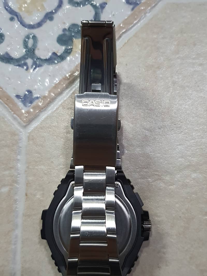 Casio iluminator 2 month used. 4