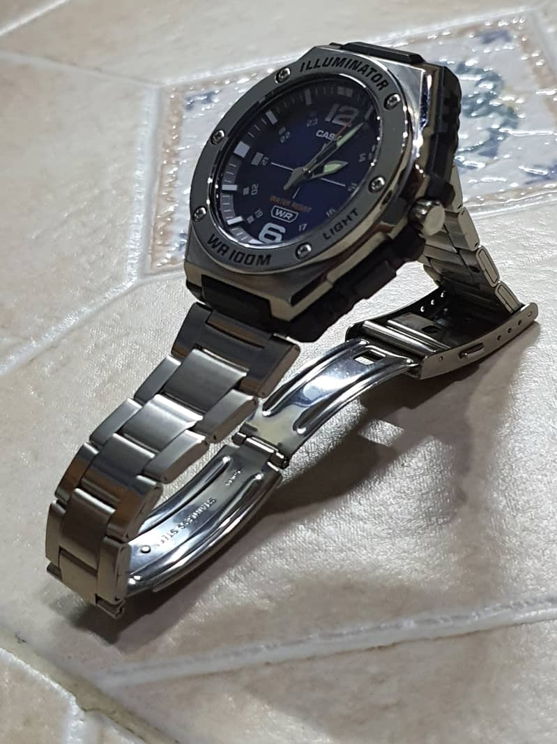 Casio iluminator 2 month used. 7