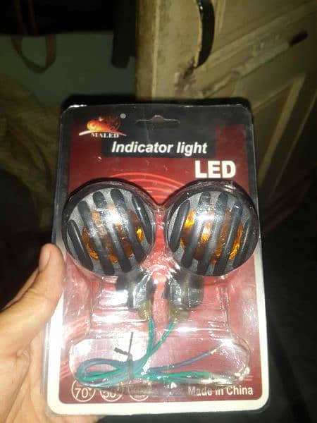 Stylish cafe racer round beam headlight & 4 indicators flexible pakage 4