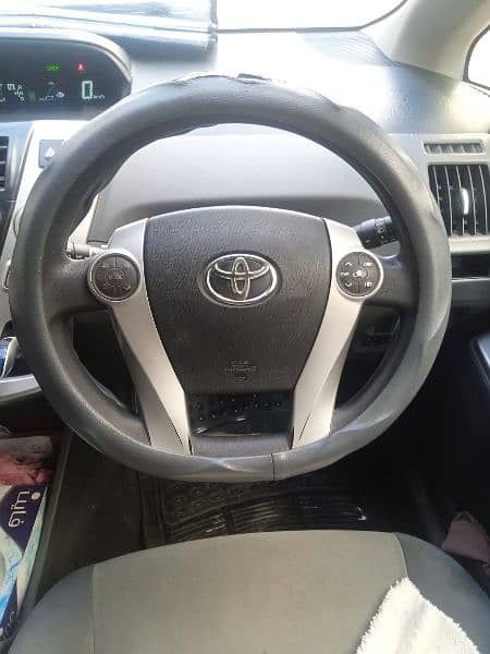 Toyota Prius Alpha 7