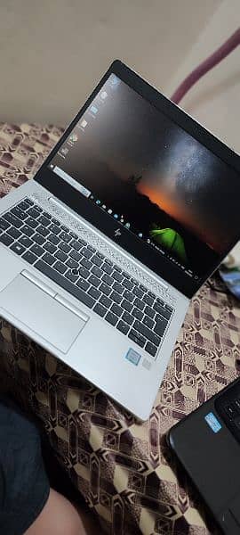 HP Laptop elitebook 830 G5 i5 8th 8gb 256ssd 13.3" IPS backlit slim