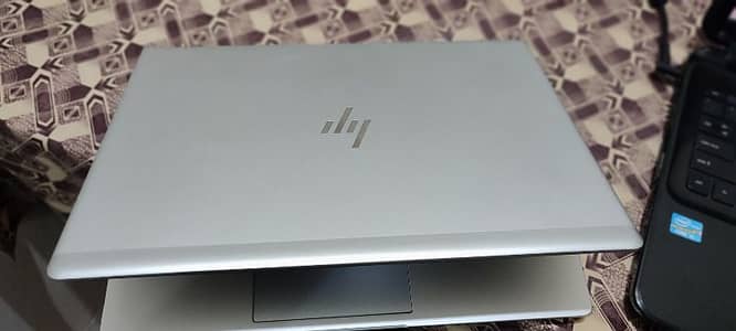 HP Laptop elitebook 830 G5 i5 8th 8gb 256ssd 13.3" IPS backlit slim