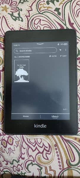 Selling my Amazon Kindle Paperwhite 10th Generation 8GB Waterproof 4