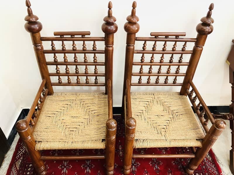 Traditional chairs 1