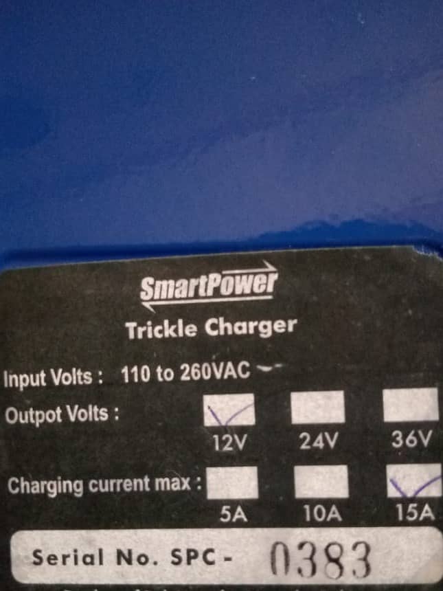 Smart Power 12V battery charger and status indicator/ charger 4