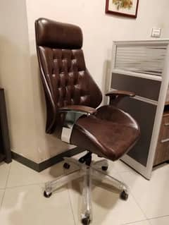 Executive chair/ office chair