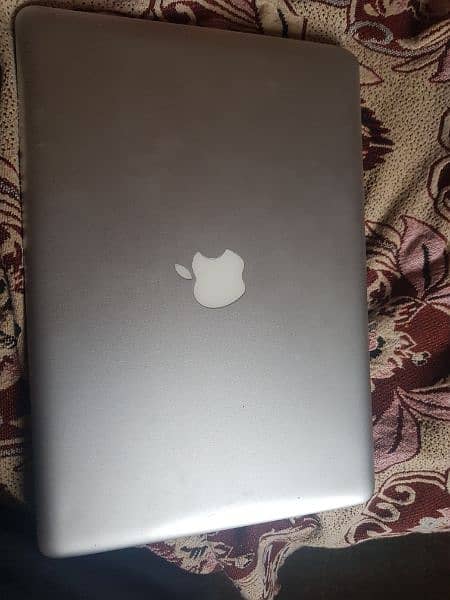 Macbook Pro Core i5 apple laptop 1