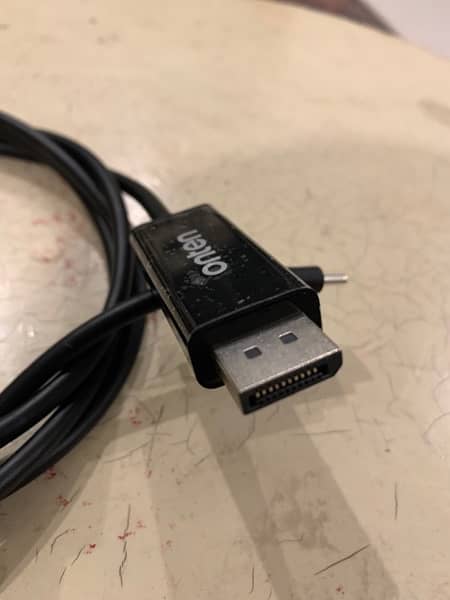 USB-C to Display Port Cable 1