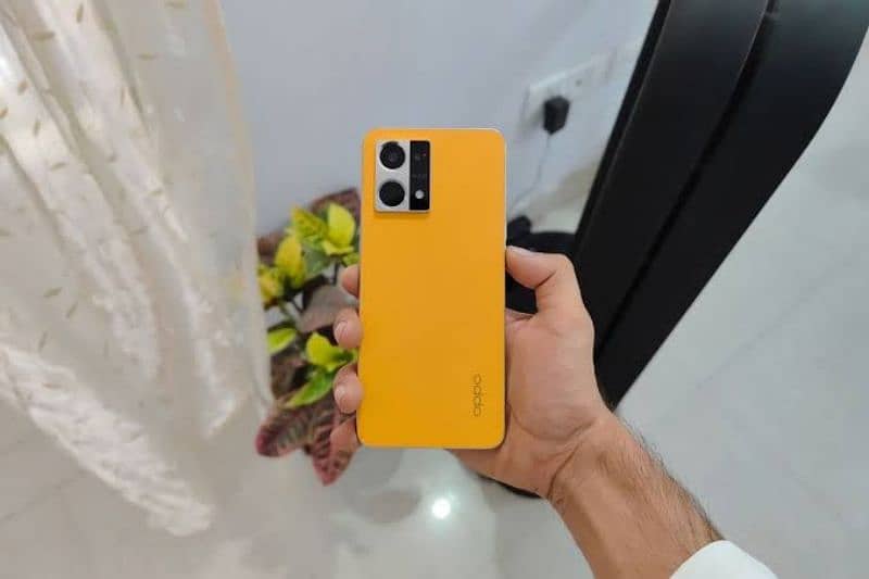 OPPO f21 pro gold color 1