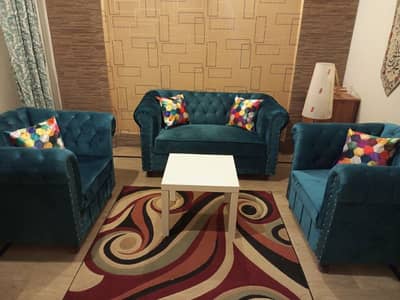 4 seater sofa excellent condition