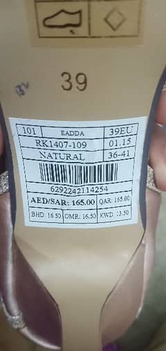 Heels  sandles new imported from saudia arabia,, 39(9) size ,,