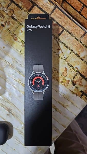 Brand new Samsung galaxy smart watch 5 pr0 Made in Vietnam by Samsung 0