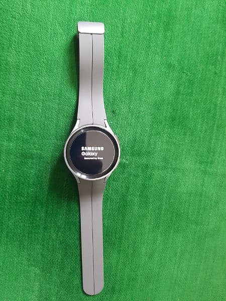 Brand new Samsung galaxy smart watch 5 pr0 Made in Vietnam by Samsung 7