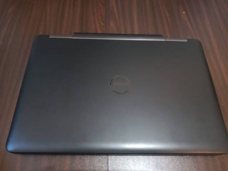 Dell Latitude E5540 2