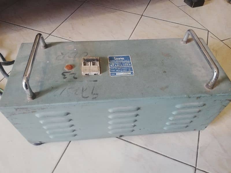 Voltage stabilizer Made in Italy. 1