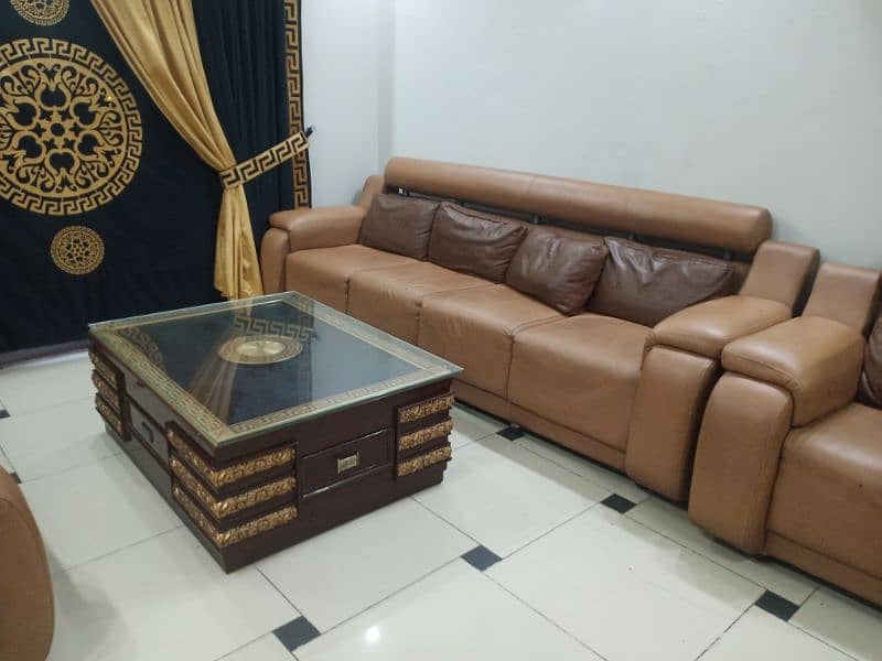 9 seater heavy sofa . . heavy leather (easily washable) 0