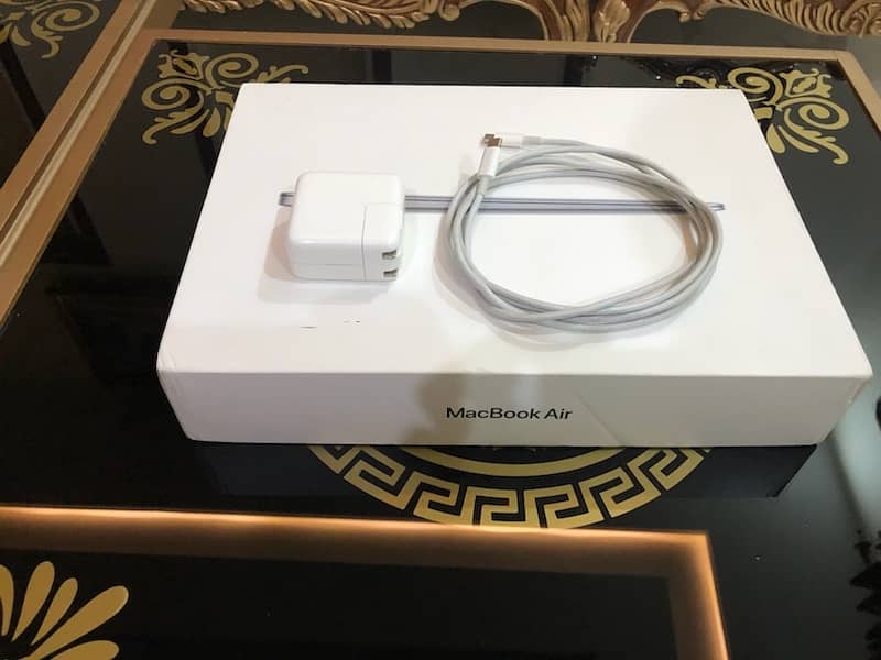 Apple Macbook Air 13” 2020, Intel Core i3, 1.1 GHz, 8GB, 256 GB 10