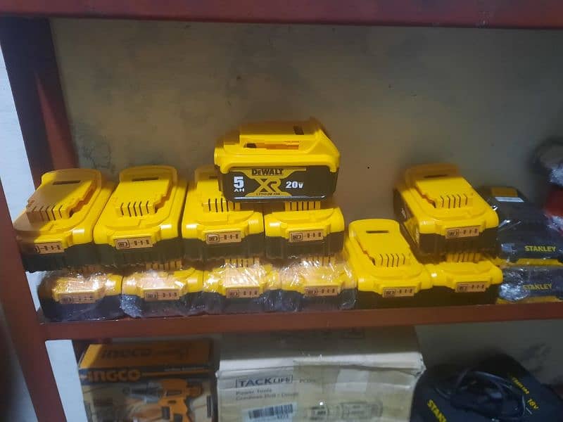 Milwaukee M12 6ah batteries and DeWalt 20V batteries 3