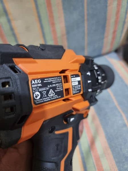 Milwaukee M12 6ah batteries and DeWalt 20V batteries 6