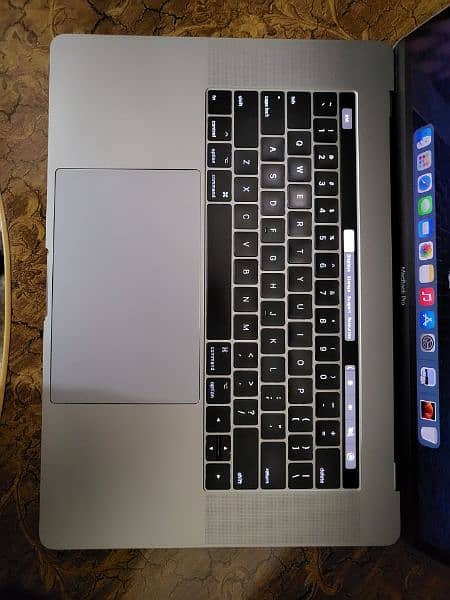 Macbook Pro 15" Late 2017 i7 2.9 16GB 512GB SSD 4GB Graphics Card ,CTO 1