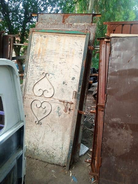 Used Main Gate/Door/Choghat/Garder/T Iron/Window/Grill/Railing/Shed 17