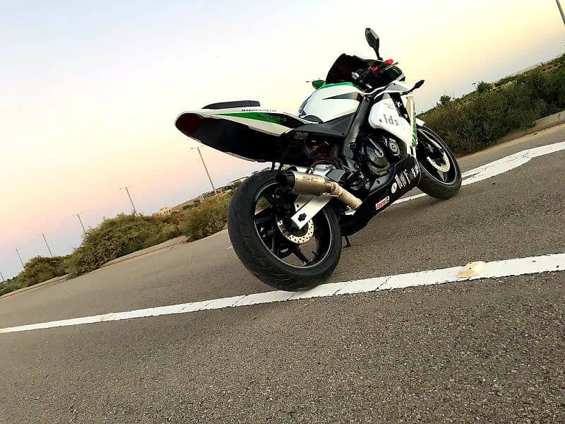 Heavy sports bike Honda CBR600rr (600cc) in 100% condition!! 4
