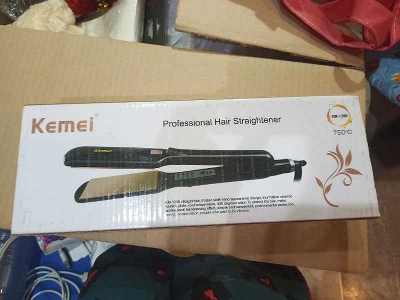 Hair Straightener And Roller 3