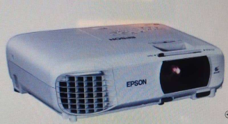 Brand New Epson Projector Model EB-E01 with All Accessories & Screen 1
