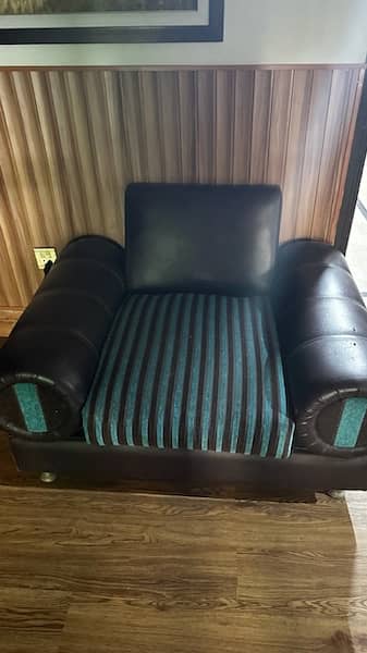 5 seater valvet & leather Sofa 9