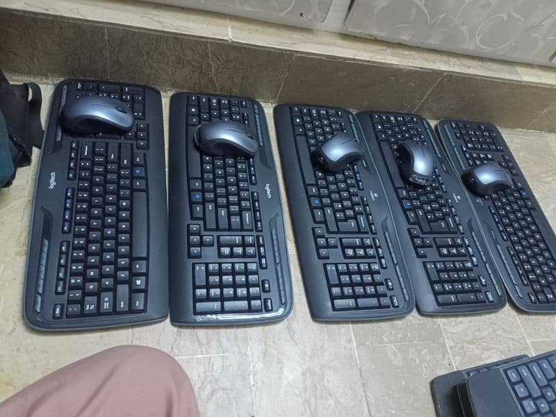Logitech Wireless keyboard Mouse Package 16