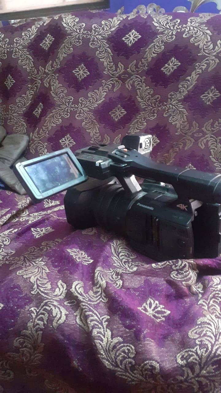 Panasonic HC X1000 4K Camcorder 5