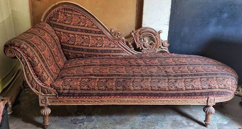 dewan sofa 0