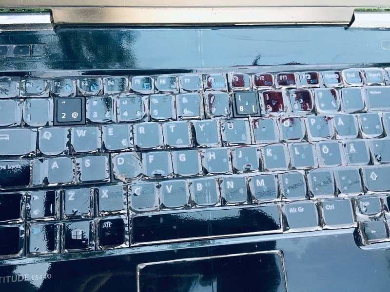 DELL LATITITUDE core i5  10/10 NO ANY SINGLE FAULT 3