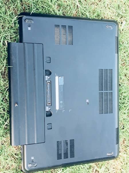 DELL LATITITUDE core i5  10/10 NO ANY SINGLE FAULT 11