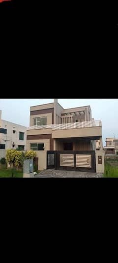 we are providing 1 kanal fully furnished house for 24 hours stay. . . 0