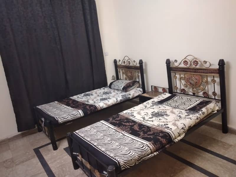 Girls Hostel/ Well Furnished rooms Availabe/all facilities/Soan Garden 6