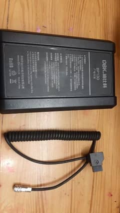 V mount battery with black magic cabil condition 10/10