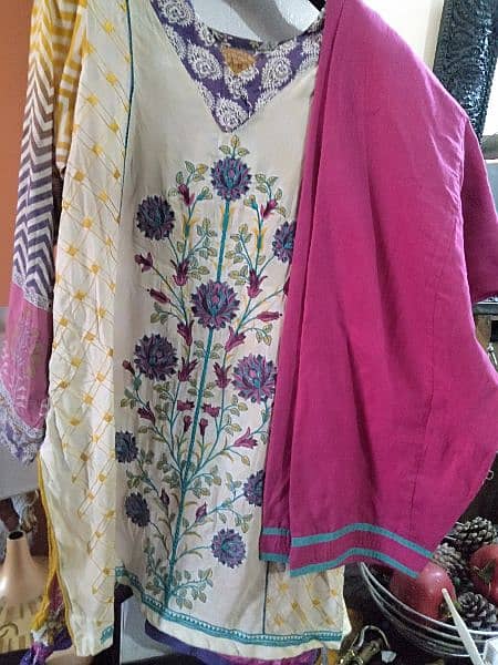 lawn branded dresses different prices 16