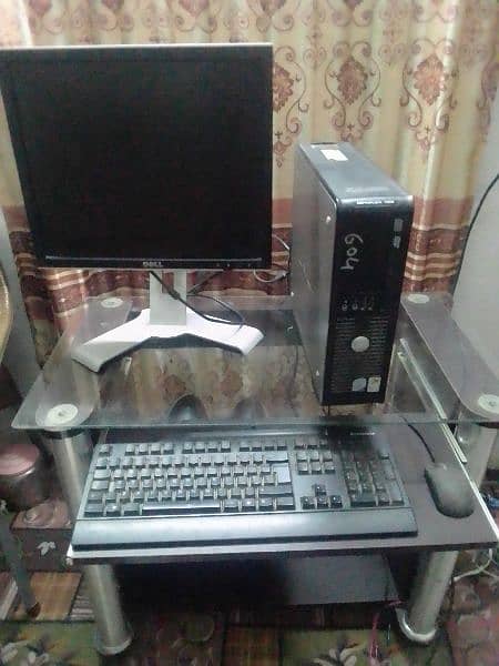 I sale my computer  with trolly in low price 4