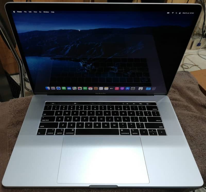 MacBook Pro 2018 Core i9 32GB 512GB 4GB GC 15" CTO Model A1990 8