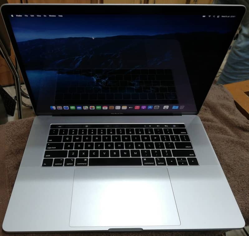 MacBook Pro 2018 Core i9 32GB 512GB 4GB GC 15" CTO Model A1990 9