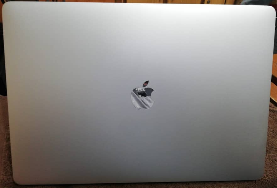 MacBook Pro 2018 Core i9 32GB 512GB 4GB GC 15" CTO Model A1990 12