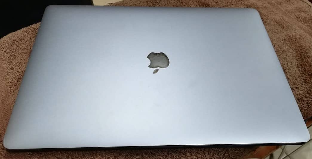 MacBook Pro 2018 Core i7 32GB 512GB 4GB GC 15" CTO Model A1990 2