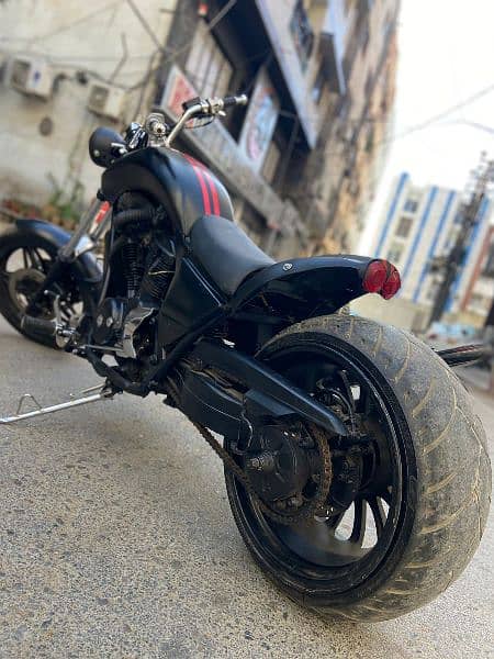 Heavy sports bike Honda Shadow 750cc in muscle shape !! 2