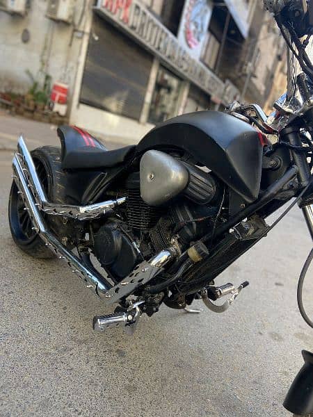 Heavy sports bike Honda Shadow 750cc in muscle shape !! 4