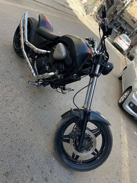 Heavy sports bike Honda Shadow 750cc in muscle shape !! 7