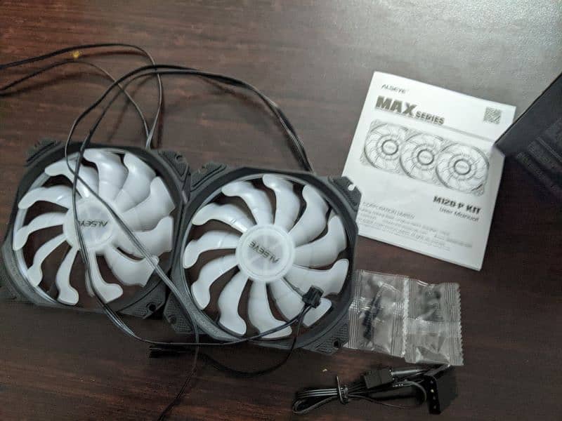 4 argb RGB fans with controller for gaming pc computer 1